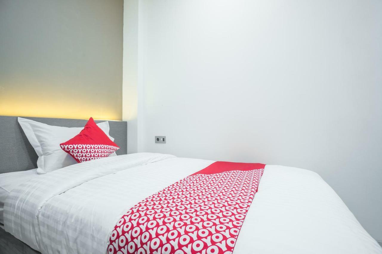 Super Oyo 1487 Residence Khoe Jakarta Extérieur photo