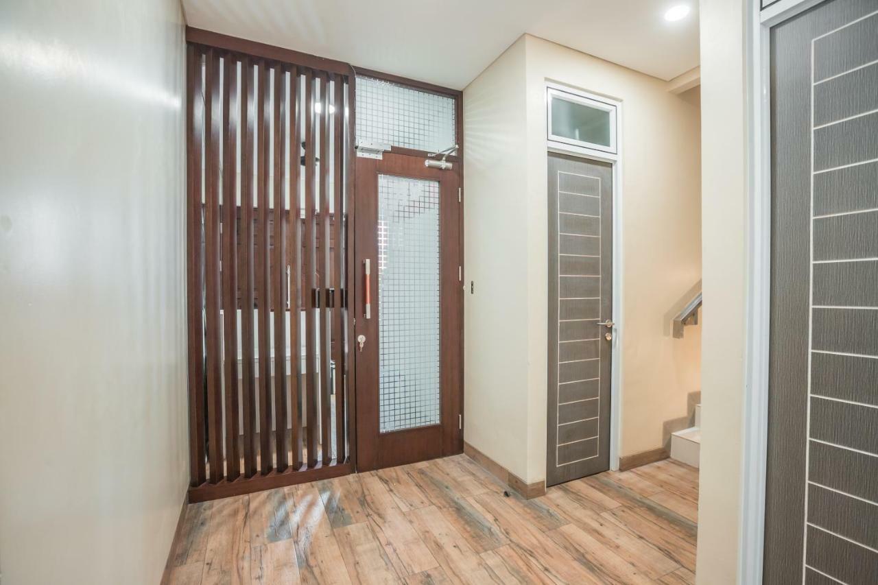 Super Oyo 1487 Residence Khoe Jakarta Extérieur photo