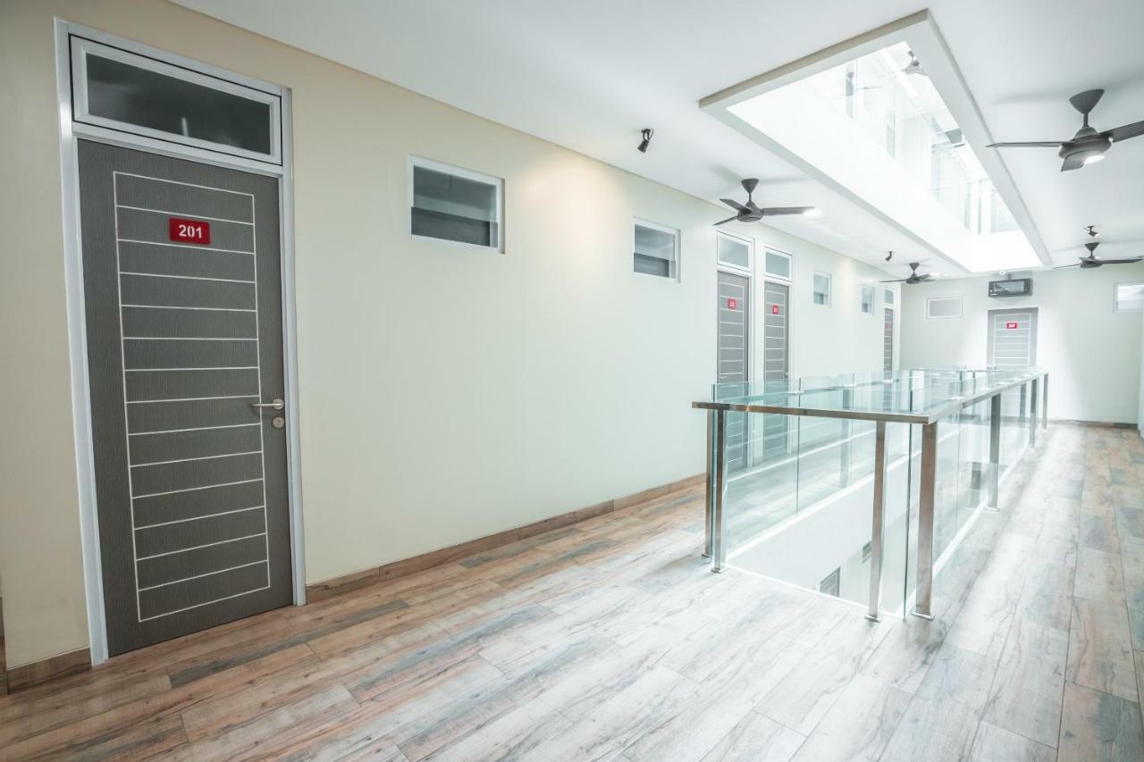Super Oyo 1487 Residence Khoe Jakarta Extérieur photo